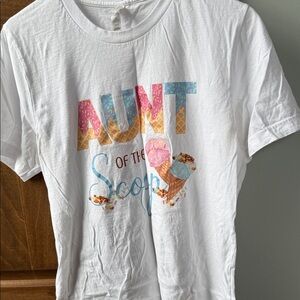 White Womens 'Aunt of the Scoop' Graphic T-Shirt